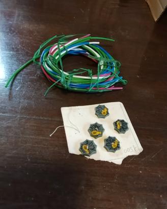 Set con matassa scoubidou+5 bottoni ragno