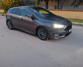 Ford focus st line 1.5 diesel 120 cv perfetta