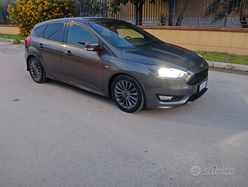 Ford focus st line 1.5 diesel 120 cv perfetta