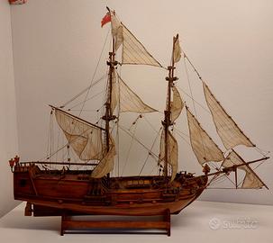 Veliero inglese costruito a mano