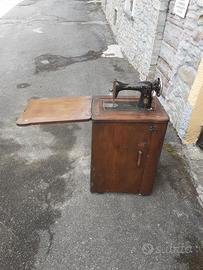 Macchina da cucire Singer anni 30-40 con mobile
