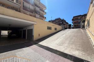 Box / Garage di 18 m² a Pomezia