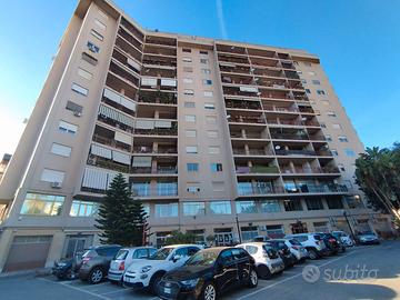 Ampio quadrilocale con balcone terrazzato e vista