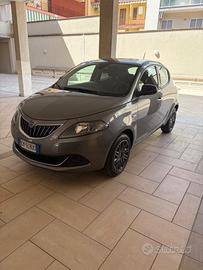 Lancia Ypsilon 1.0 FireFly 5 porte S&S Hybrid Albe