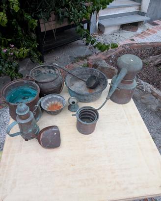 Lotto oggetti vintage in rame/ottone