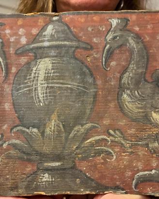 Formelle antiche, dipinte su legno