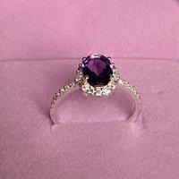 Anello in argento rodiato con Ametista viola