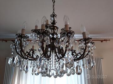 Grande lampadario con pendenti cristallo