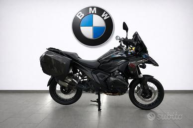 BMW R1300 GS AKRAPOVIC + VALIGIE – PARI AL NUOVO –
