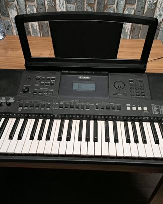 Tastiera Yamaha psr-e453 