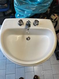 Lavandino bagno a colonna