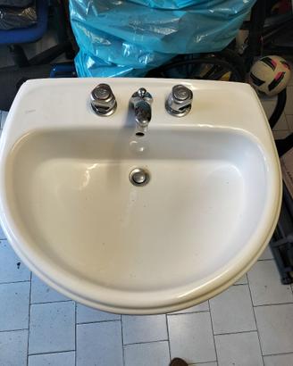 Lavandino bagno a colonna