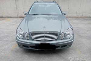 Mercedes classe E w211 320 v6 benzina per ricambi