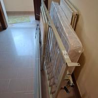 Letto ortopedico a manovella con sbarre e materass