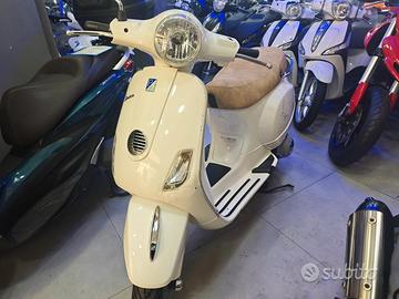 Piaggio Vespa 125 LX ie