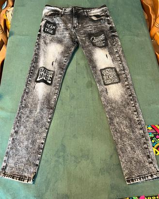 jeans, tuta e felpa