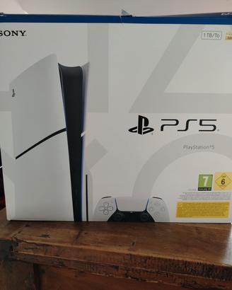 PS5 Come nuova con 3 giochi