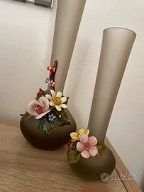 Vasetto vetro con fiori applicati