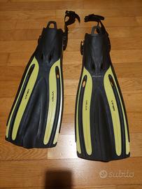 Attrezzatura sportiva subacquea