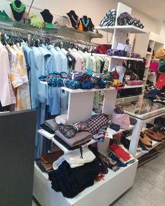 stock scaffalatura negozio 