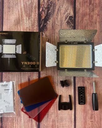 Faretto LED luce continua Yongnuo 300