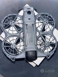 DJI NEO 2 + radiocomando + hub di ricarica  + kit