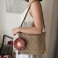 borsa in fibra naturale con laccio  e tracolla