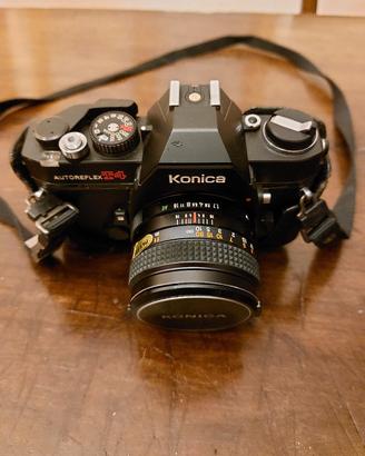 Macchina fotografica Konica Autoreflex TC SLR 35mm