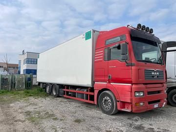 Man TGX 26460. 2003. Frigorifero
