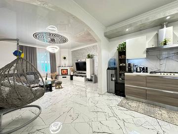 Villetta a schiera di 250 m² con più di 5 locali e