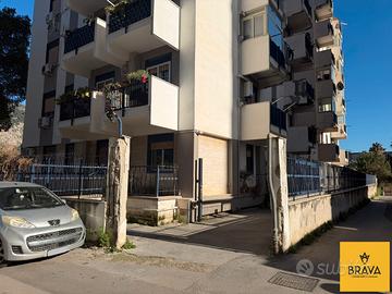 Magazzino ideale come box in Via Villa Rosato