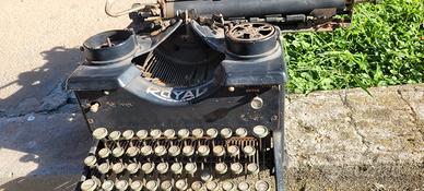 macchina da scrivere ROYAL 
