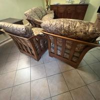Divano e poltrone in legno