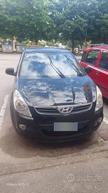  Hyundai i20 incidentata,carrozzeria e motore  ok.