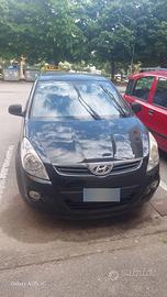  Hyundai i20 incidentata,carrozzeria e motore  ok.