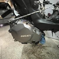 Motore Ducati Hypermotard 950 del 2021