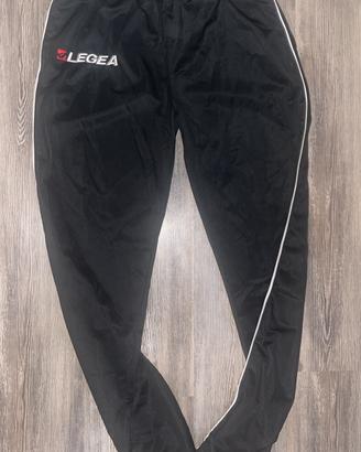 pantaloni tuta legea