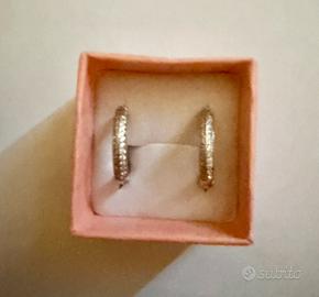 Orecchini cerchietti acciaio pavè di zirconi