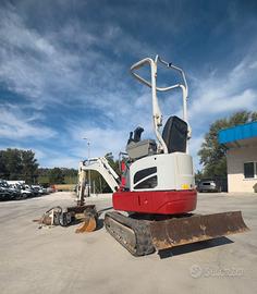 Miniescavatore Takeuchi TB210R