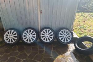 CERCHI in LEGA con GOMME 185 50 R 16 Nissan Micra