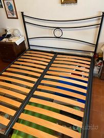 Letto matrim. ferro battuto + rete a doghe