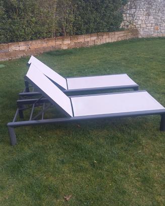 Lettini da giardino.