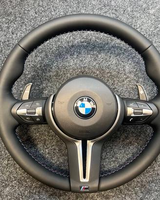 Volante BMW M in pelle con palette, cuciture M