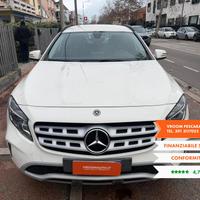 MERCEDES (X156) GLA 180 d Automatic Business