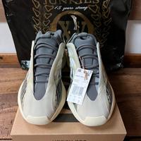 Yeezy 700  V3 Fade Salt 42-43 NUOVE MAI INDOSSATE