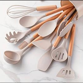 Set mestoli in silicone da 12 pezzi, disponibile 