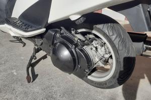 Suzuki Burgman 400 - 2004