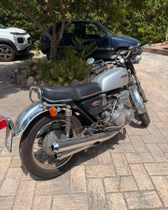 Suzuki 550 Gt