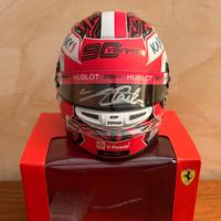 Casco Leclerc 1/2 2019 autografato