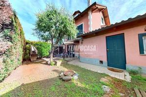 VILLA A SCHIERA CON GIARDINO PRIVATO A SAN MAURIZI